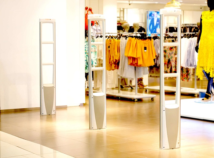 Lam-the-nao-de-ngan-chan-hanh-vi-trom-cap-va-han-che-bao-dong-cua-cong-tu-an-ninh